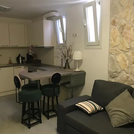 Bacchus Guest house 4*