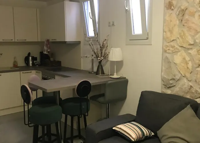 Bacchus Guest house 4*